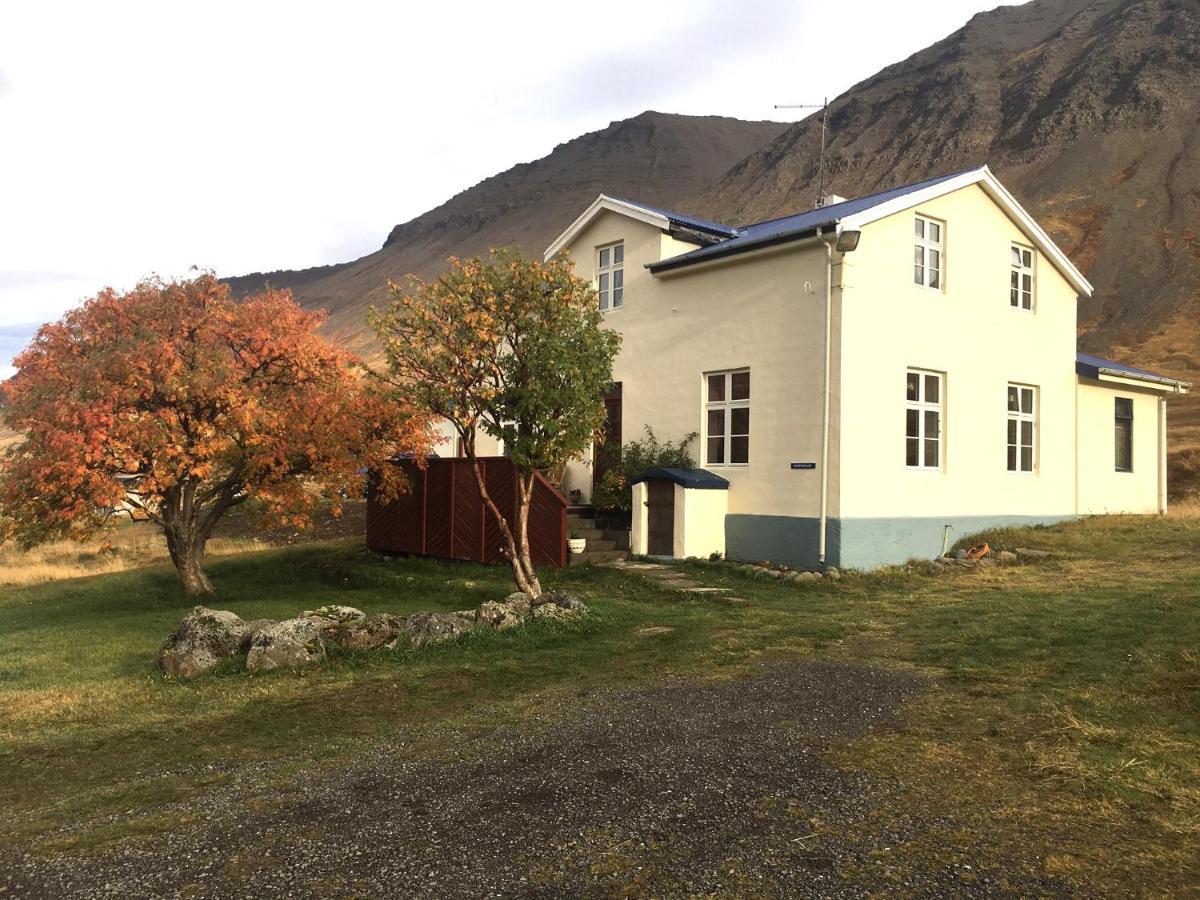 Korpudalur HI Hostel Flateyri Bagian luar foto