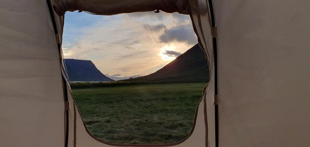 Korpudalur HI Hostel Flateyri Bagian luar foto